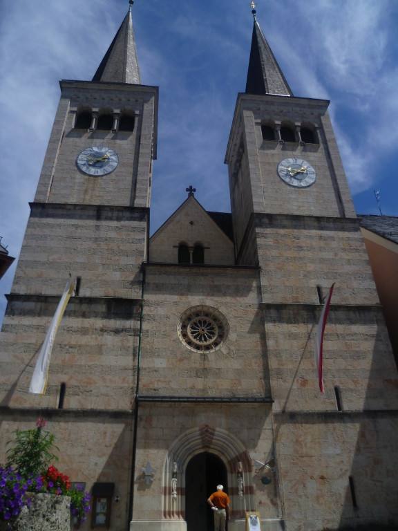 Dorfkirche mit Doppeltürmen
